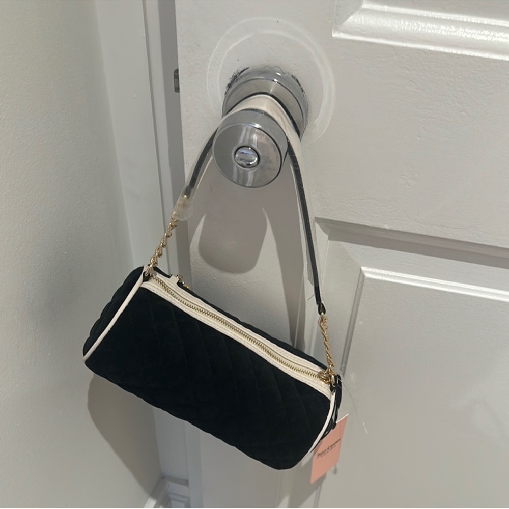 NWT Juicy Couture Black Barrel Bag - Picture 4 of 4